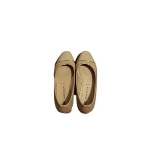 Anne Klein size 7.5M cream shoes